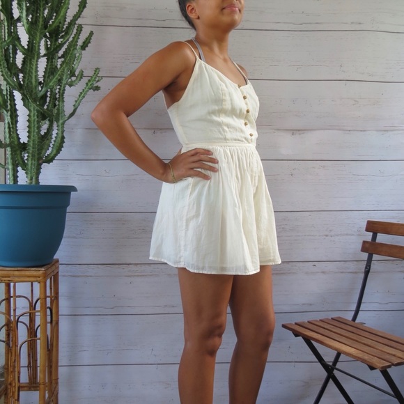 UO button romper, NWOT - Picture 8 of 10